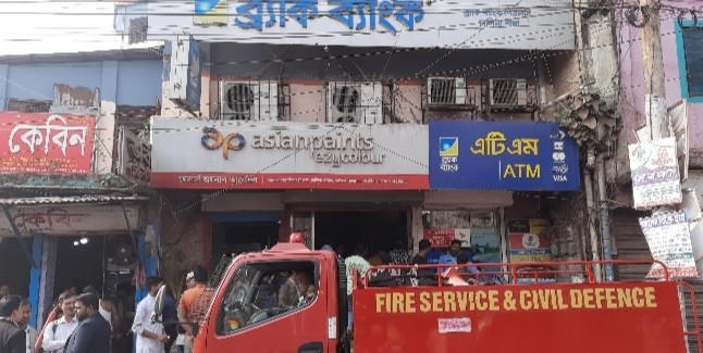 কুমিল্লার চান্দিনায় ব্র‍্যাক ব্যাংকে আগুন; কার্যক্রম বন্ধ